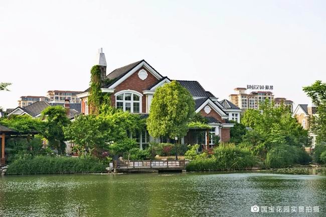 生涯在有湖的地方，是对人生的浪漫私藏